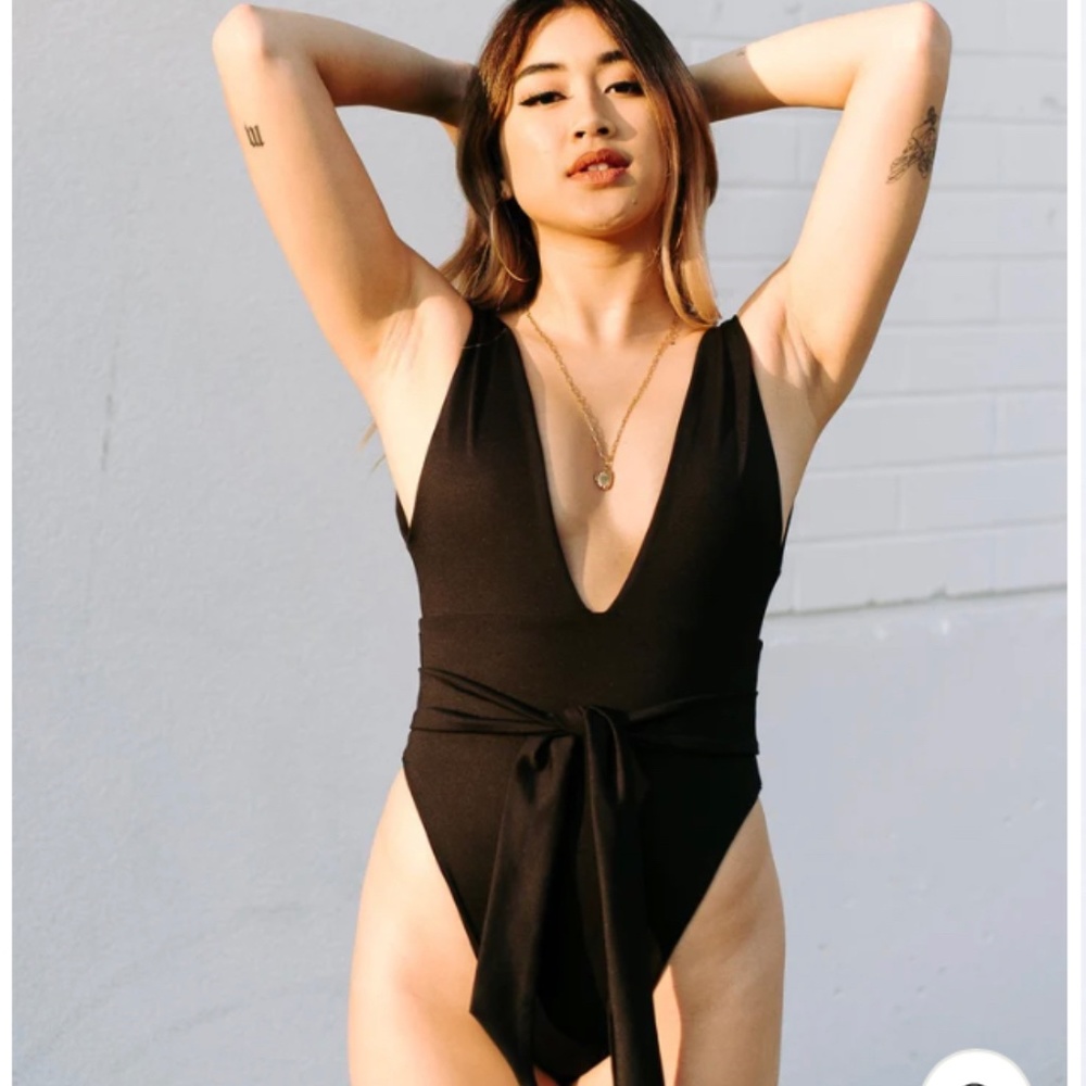 NWT LONDRE THE CINCH BELTED - MATTE BLACK